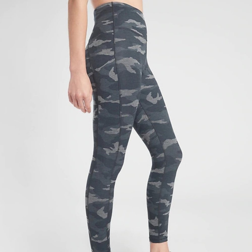 Athleta Ultimate Stash Pocket Camo 7/8 Tight size 3X - Picture 3 of 4